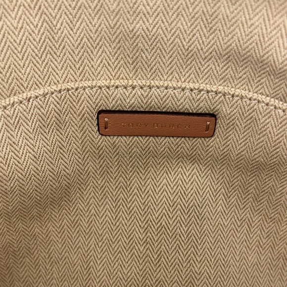 Tory Burch Kira Chevron Quilted Wristlet Clutch - Picture 5 of 7